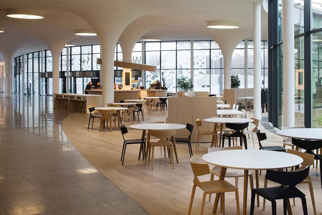 开云（中国） - 桌几|餐桌|办公家具|设计师家具|Gher 餐台/洽谈台